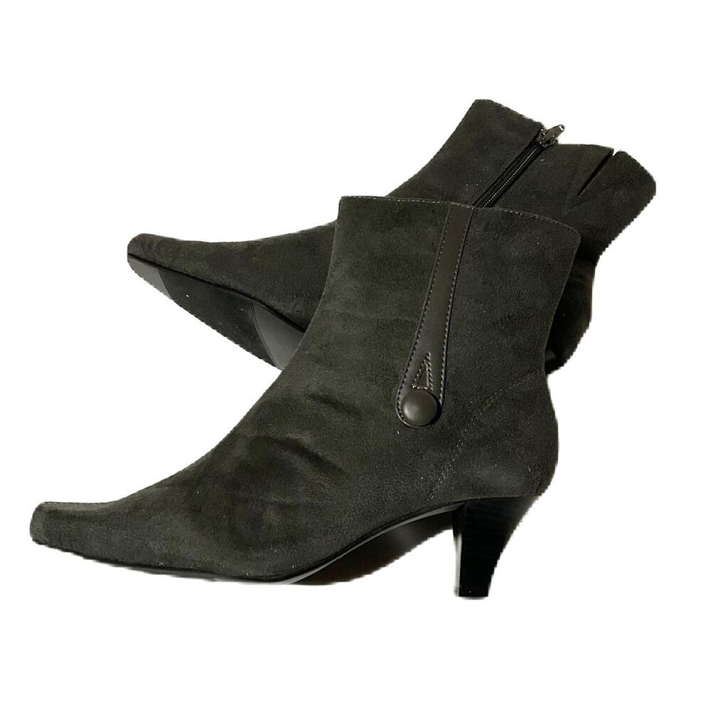 Cloud Walkers “Matinee” Boots (Dark Grey -Size 8 W)